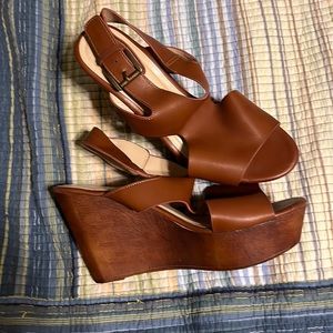 NWT-wedge sandals